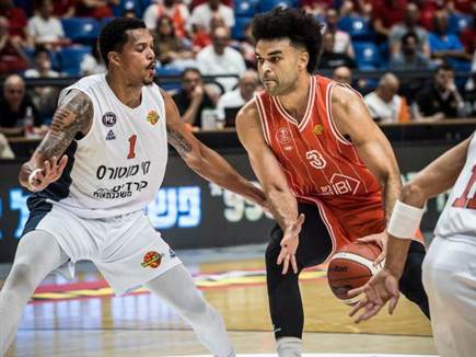 משחק נהדר של בראיינט (עודד קרני) (צילום: ספורט 5)