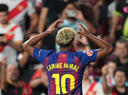 לאמין ימאל. תורם לא רק שערים (Angel Martinez/Getty Images) (צילום: ספורט 5)