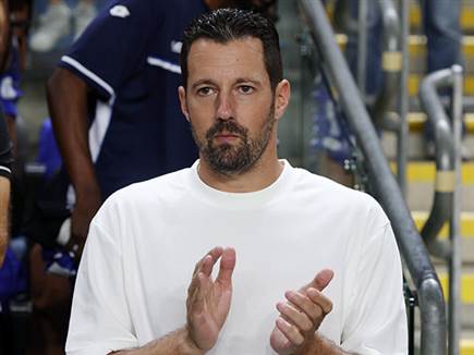 מיני מהפכה. פרץ (אלן שיבר)