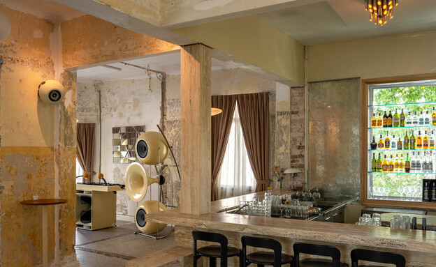 גלריה אירופה חלל מבט כניסה