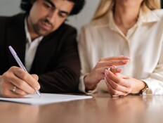 גירושים, חוזה