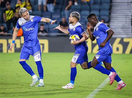 ופנדל של מרטינס החזירו את ק“ש למשחק (צילום: קובי אליהו)