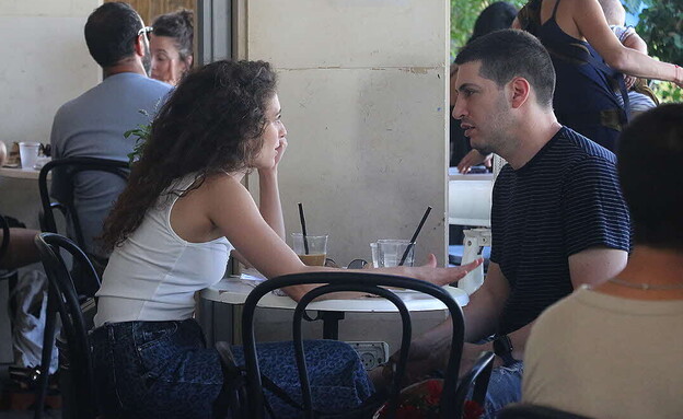 פפראצי רוני דלומי ספטמבר 2025