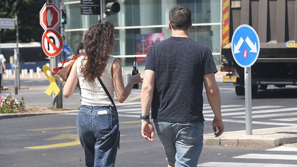 פפראצי רוני דלומי ספטמבר 2025