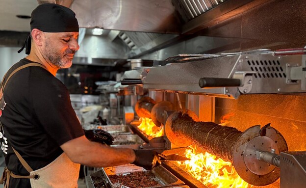 שווארמה עם שואו - BBQ מיראז'