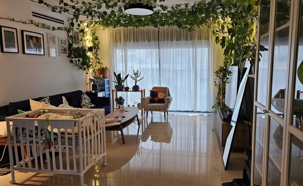 פוטוס בסלון הקודם לפני ההורדה