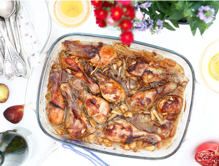 שוקי עוף בדבש, תפוחים וסוכר חום 