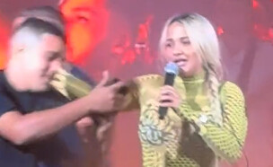 עדן בן זקן, מעריץ שהתפרץ לבמה