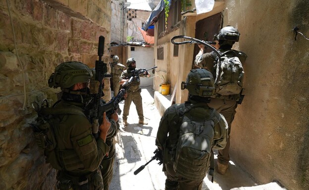 יחידת דובדבן בפעולה