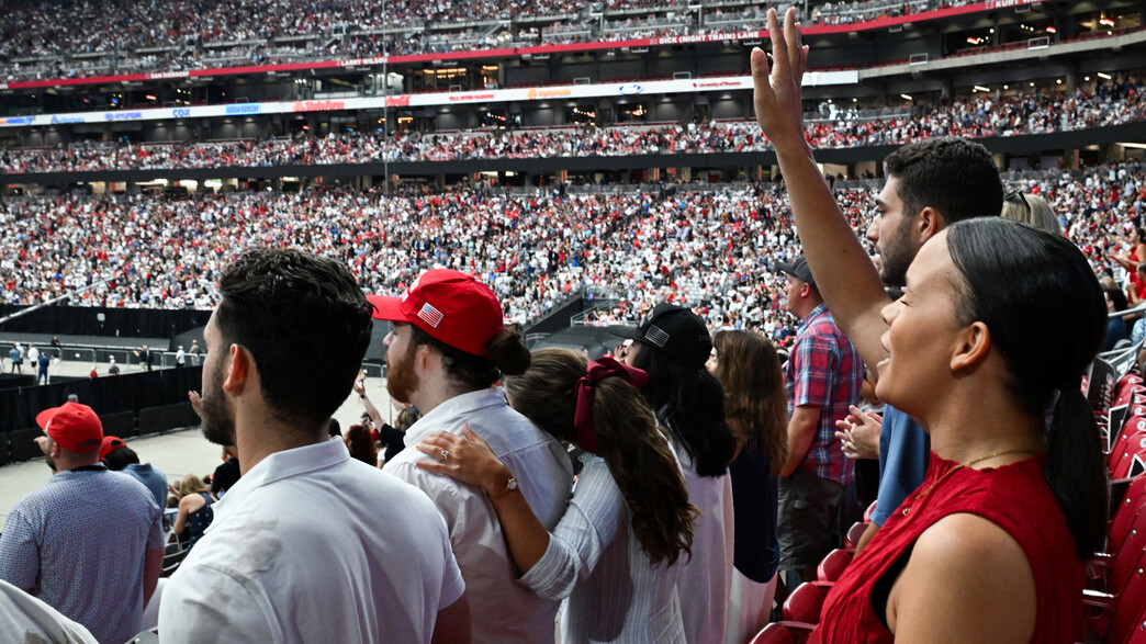 טקס הזיכרון לצ'ארלי קירק טקס הזיכרון לצ'ארלי קירק