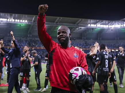 איסט. הוא דווקא נשאר (מאור אלקסלסי)