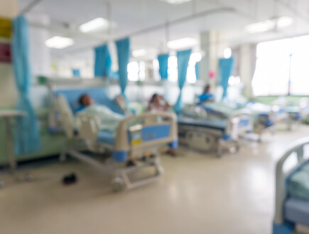 כלאה את הרופאה בחדר ותקפה אחות: צעירה חשודה בתקיפת צוות רפואי בבית שמש