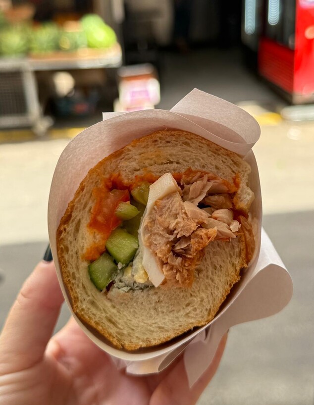 סנדווית טוניסאי בשוק רמלה