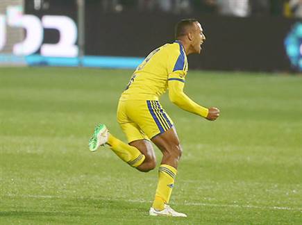 בשיא במכבי ת“א (אלן שיבר)