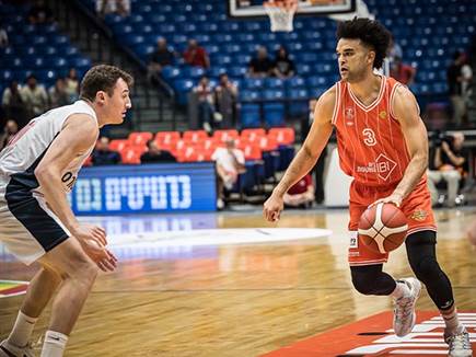 אלייז`ה בראיינט. סגל מפוצץ כוכבים, אבל האם הקהל יתחבר? (עודד קרני) (צילום: ספורט 5)