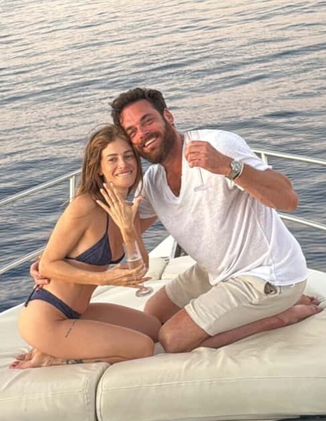 אפרת דור וגל אמיתי מאורסים אפרת דור וגל אמיתי מאורסים