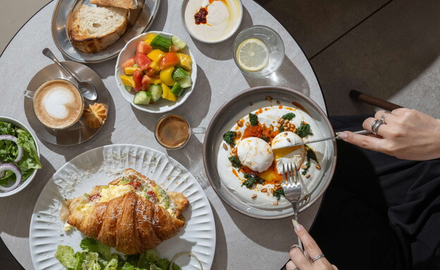 ורדה בוקר. הרצליה ורדה בוקר. הרצליה