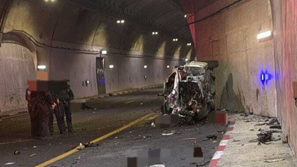 רכב שהתהפך בכביש 1 רכב שהתהפך בכביש 1