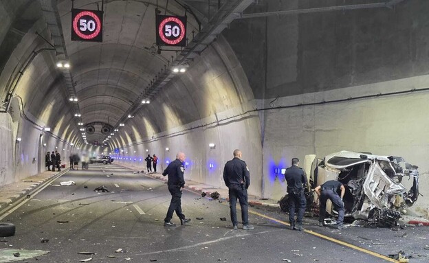 רכב שהתהפך בכביש 1 רכב שהתהפך בכביש 1