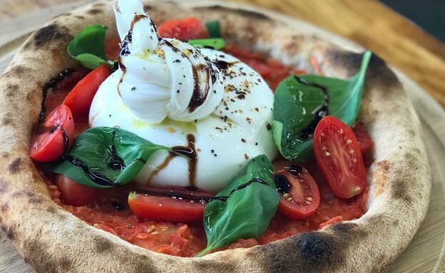 פיצה בוראטה פיצה בוראטה