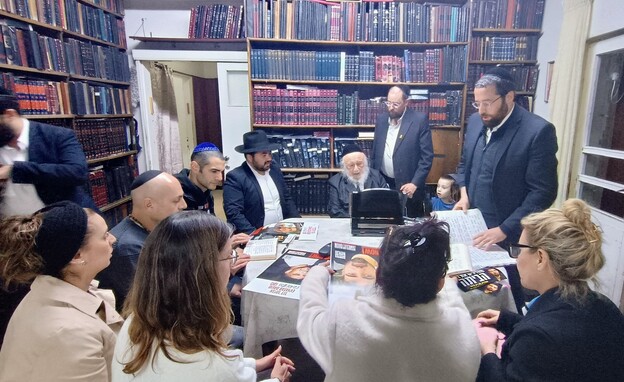 הפגישה בבית הרב פוברסקי