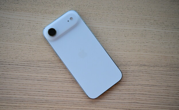 אייפון 17 אייר