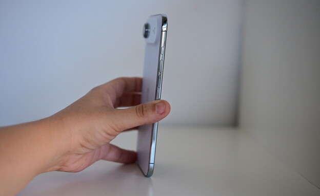 אייפון 17 אייר