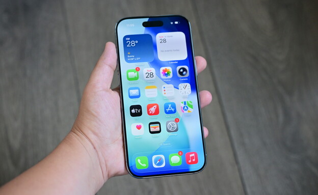 אייפון 17 אייר