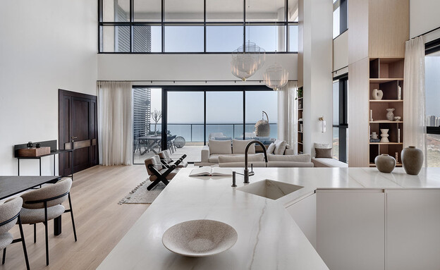 בית בעיר ימים מטבח סלון עיצוב יטי סלסקי  (צילום: עודד סמדר)