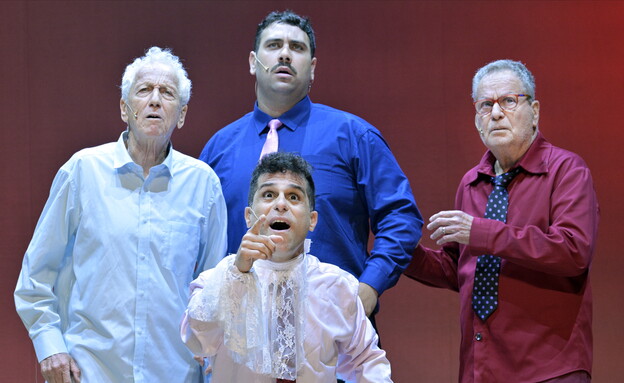 עידו מוסרי מתוך ההצגה 'רביעיית מועדון התיאטרון'