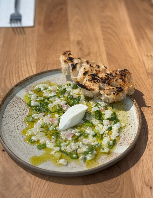 טרטר מוסר של מסעדת קונה טרטר מוסר של מסעדת קונה