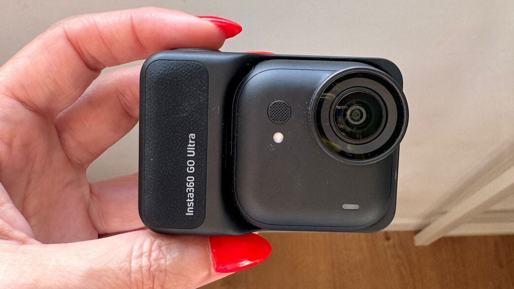 מצלמת Insta360 GO Ultra מצלמת Insta360 GO Ultra