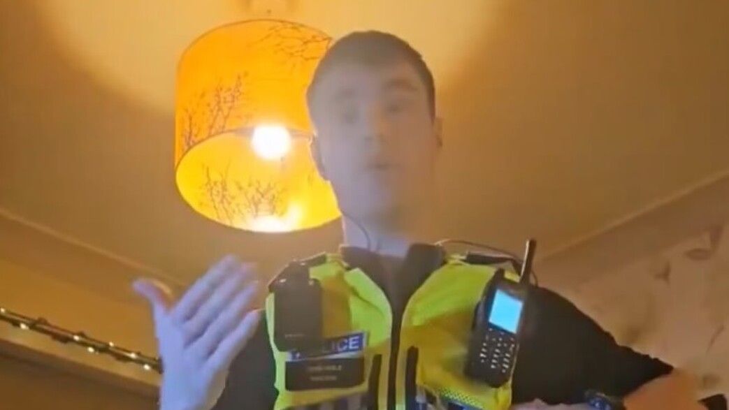 מעצר הבלוגר הבריטי ששיתף פוסט נגד חמאס מעצר הבלוגר הבריטי ששיתף פוסט נגד חמאס