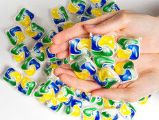 קפסולות למדיח (צילום: shutterstock_InFocus.ee)