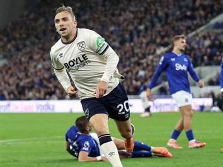 (Photo by DARREN STAPLES/AFP via Getty Images) (צילום: ספורט 5)