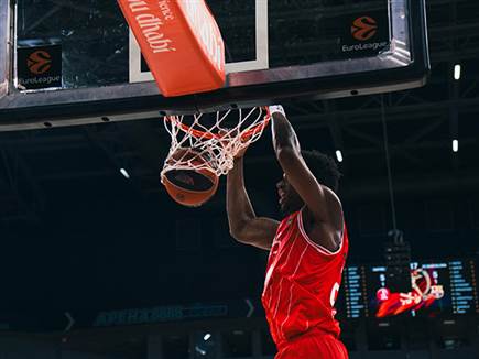 ובחגיגת הטבעות (באדיבות הפועל ת“א)