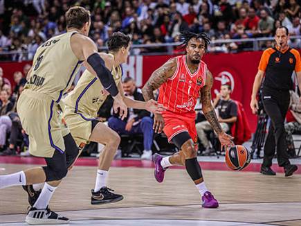 והאדומים ניצלו זאת (GETTY)