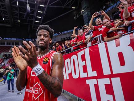 היה נהדר, אוטורו (באדיבות הפועל ת“א)