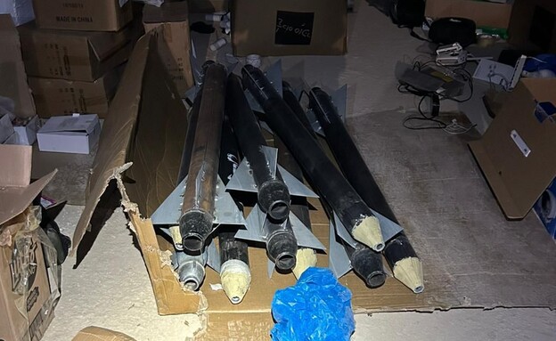 רקטות ואמצעי הלחימה שאותרו במרחב רמאללה (צילום: דובר צה