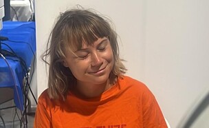 גרטה תונברג ומשתתפי משט נוספים בעת הגעתם לישראל (צילום: משרד החוץ)