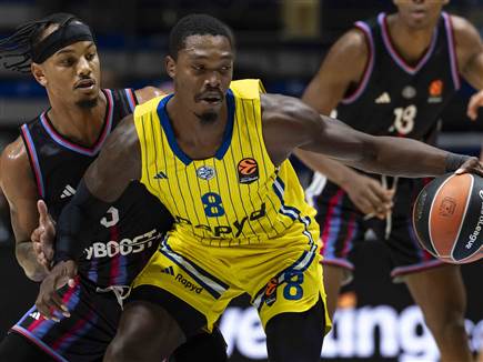 משחק רע של לוני ווקר (צילום: Getty)