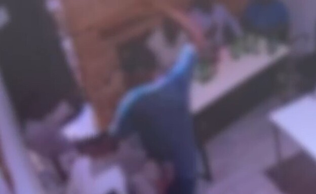 מנפץ בקבוק זכוכית על ראשו: תקף גבר שהתחיל עם גרושתו (צילום: דוברות המשטרה)