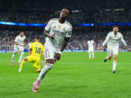 ויניסיוס כיכב עם צמד (Angel Martinez/Getty Images)
