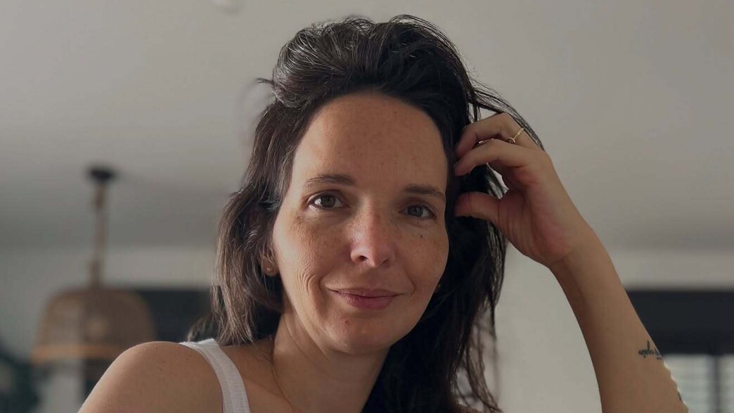 נגה רץ וקרט נגה רץ וקרט