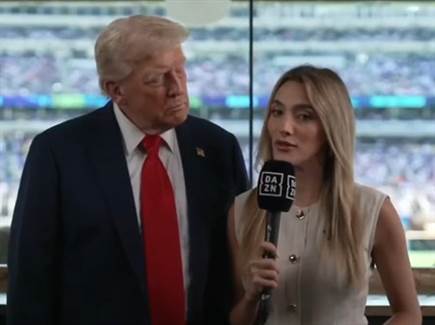 אמילי אוסטין ודונלד טראמפ בגמר מונדיאל המועדונים בקיץ החולף (צילום: ספורט 5)