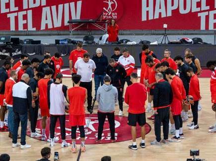 דקת דומיה לזכר נרצחי מתקפת השבעה באוקטובר (צילום: אלן שיבר. סופיה)