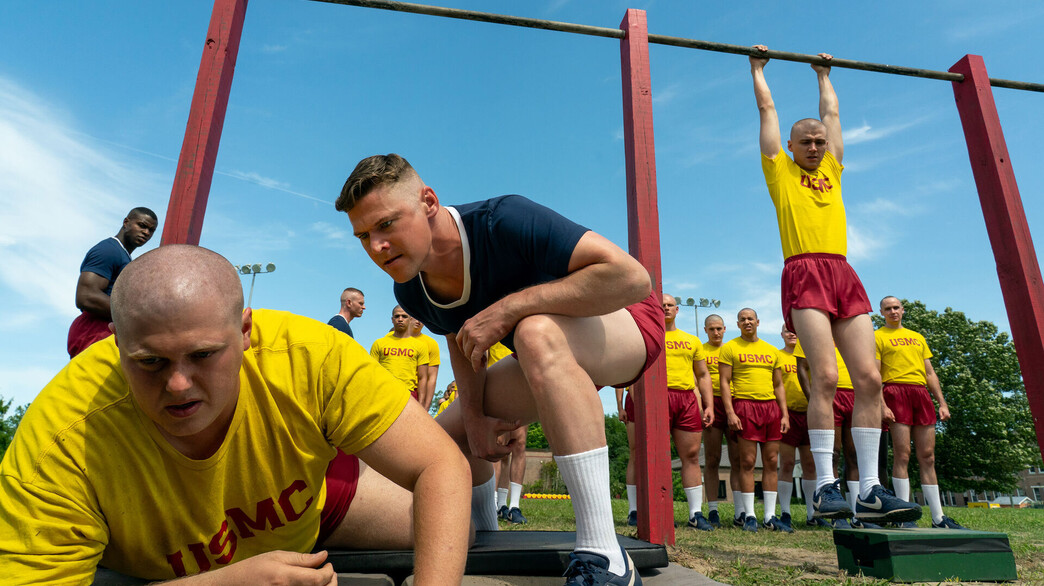 "על מדים" "על מדים"