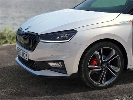 החישוקים מוכרים, אבל היי הפעם יש גם קליפרים אדומים (צילום: ספורט 5)