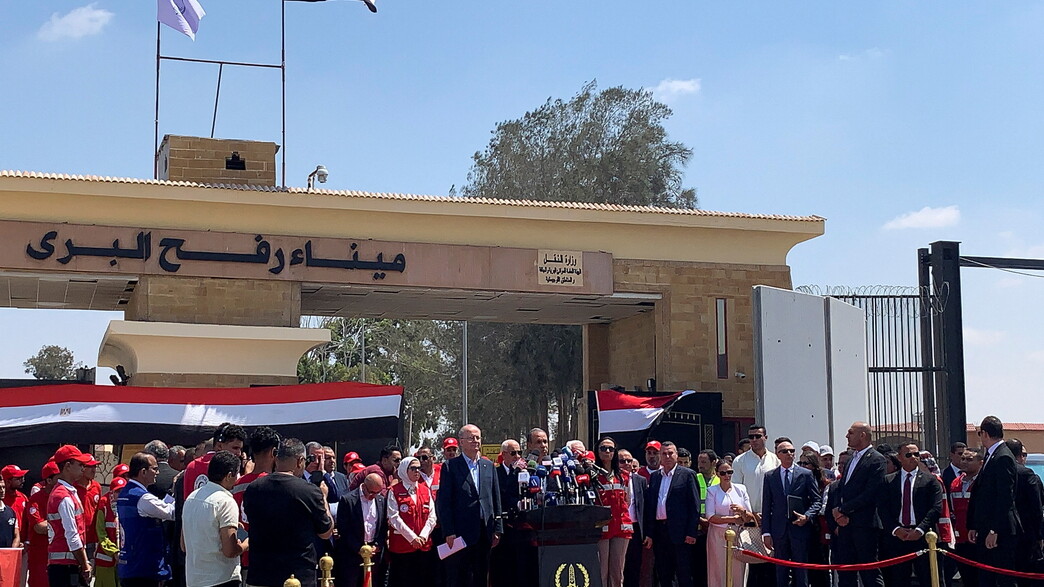 שר החוץ המצרי וראש הממשלה הפלסטיני מוחמד מוסטפא במ