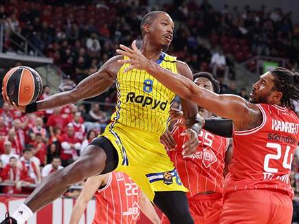 איש המשחק. ווקר (צילום: אלן שיבר, סופיה) (צילום: ספורט 5)